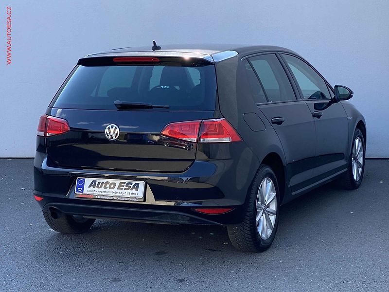 Volkswagen Golf (2015) 1.2 TSi, Lounge - fotka 4 z 17
