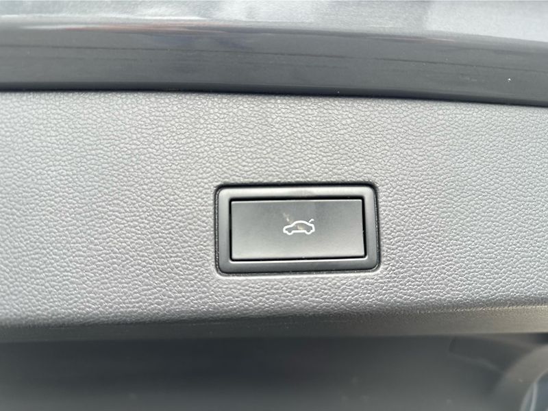 Volkswagen Golf 1.5 eTSI Variant Style 110kW D - fotka 16 z 25