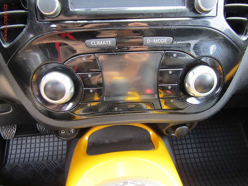 Nissan Juke (2017) 1.2 T, ČR, N-Connecta, navi - fotka 16 z 18