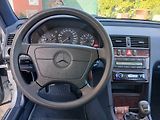 Mercedes-Benz Třídy C 200K 1.MAJ - náhled 16