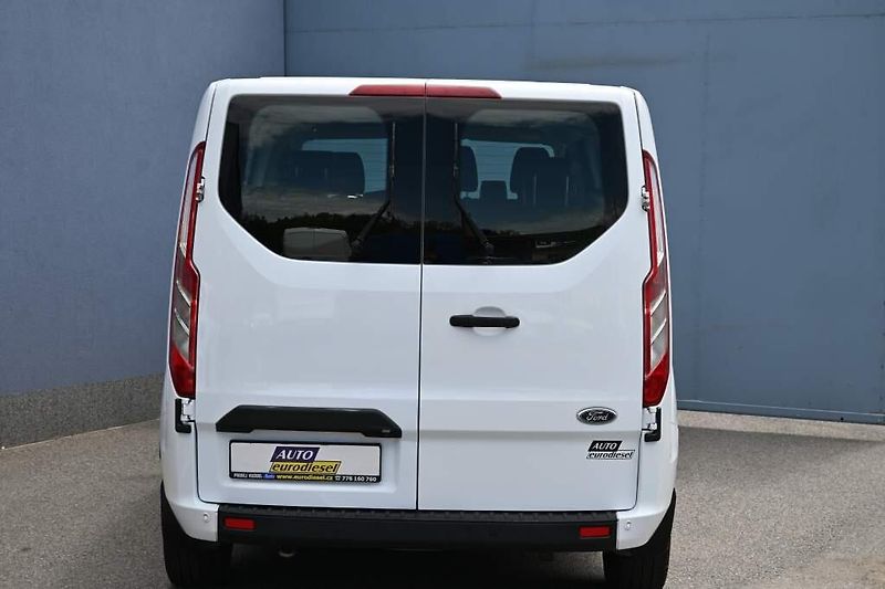 Ford Transit Custom (2020) 2.0 320 L2H1 9 Míst klima ACC - fotka 3 z 26