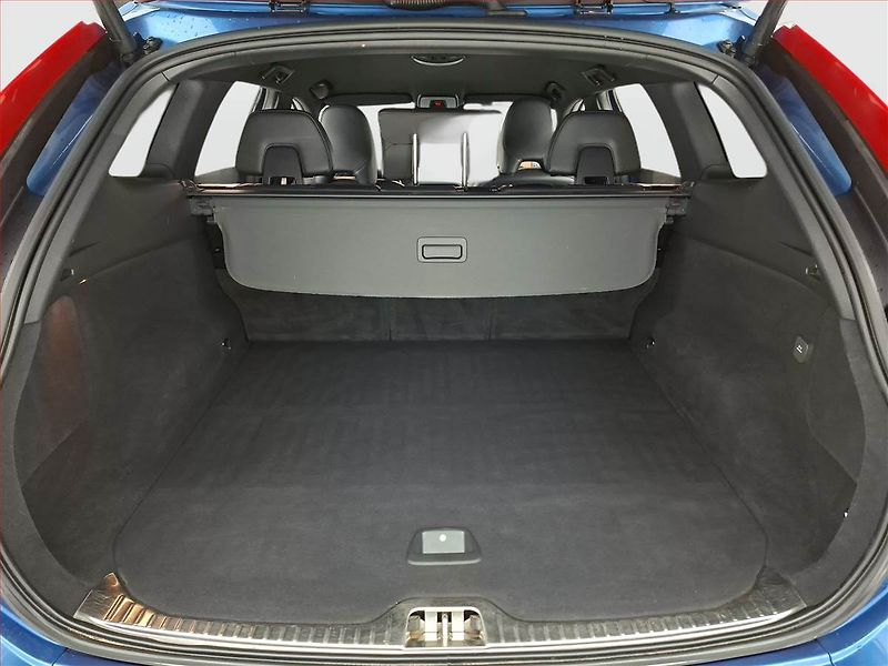 Volvo XC60 (2017) R-Design D4, 4X4, Automat - fotka 14 z 21