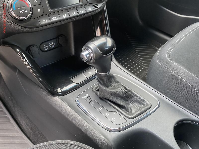 Kia Ceed (2017) 1.6 CRDi, ČR, AT, autoAC - fotka 16 z 18