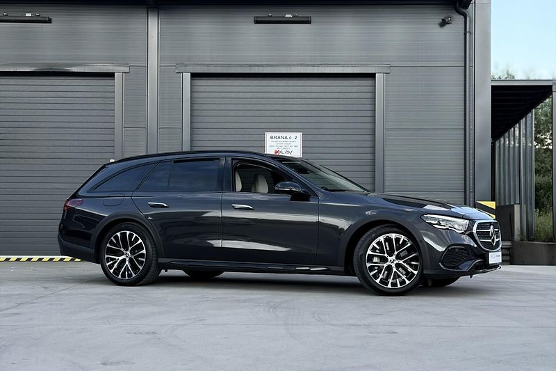 Mercedes-Benz Třídy E (2025) E 300de 4Matic Allterrain - fotka 4 z 89