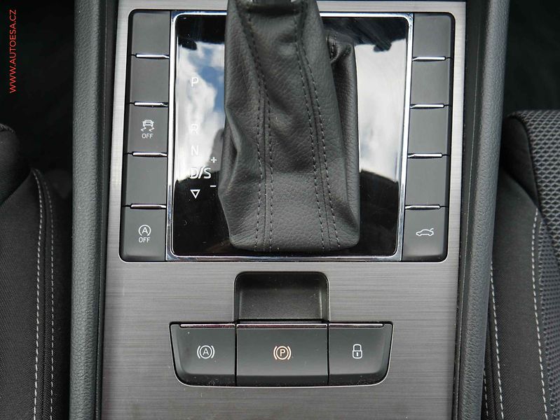 Škoda Superb (2020) 2.0TDi, Style, DSG, LED - fotka 21 z 23