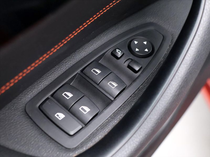 BMW X1 2,0 20d 140kW xD Aut. CZ DPH - fotka 16 z 34