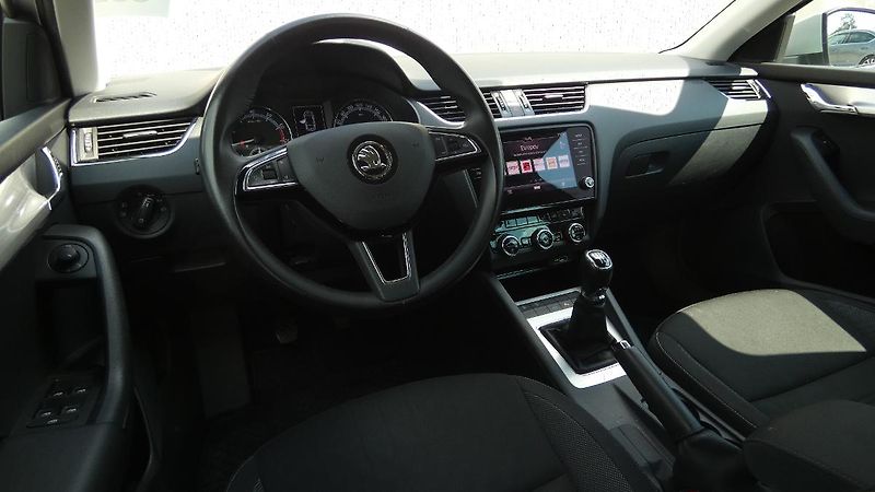Škoda Octavia Combi 2,0 TDI Ambition - fotka 5 z 24
