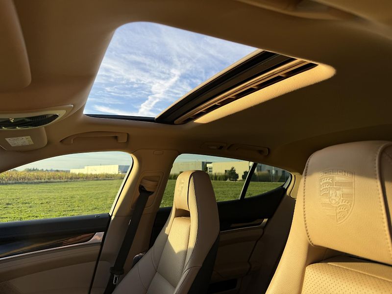 Porsche Panamera 3.0 DIESEL BOSE NAVI KAMERA - fotka 21 z 29