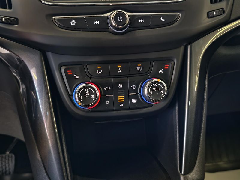 Opel Zafira TOURER 1.4 TURBO 103kW LED, ČR - fotka 18 z 23