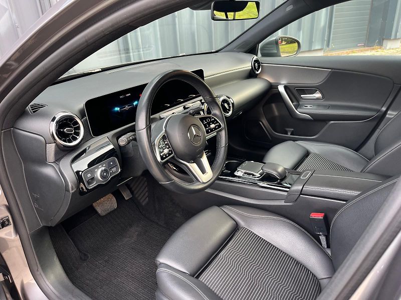 Mercedes-Benz Třídy A 220 4MATIC Progressive Line - fotka 10 z 15