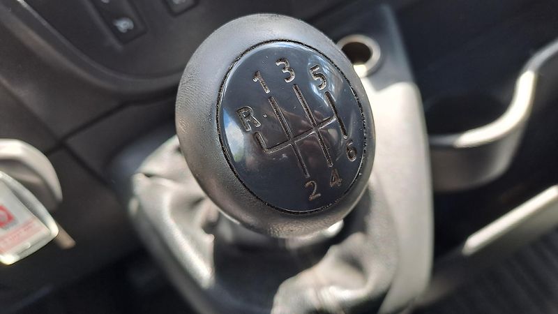 Renault Master 2.3 DCI 35 RT NAVI Nosič - fotka 21 z 21