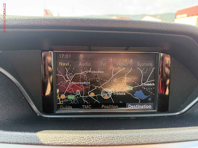 Mercedes-Benz Třídy E (2010) 350CDi 4Mat, kůže, autoAC - fotka 23 z 24