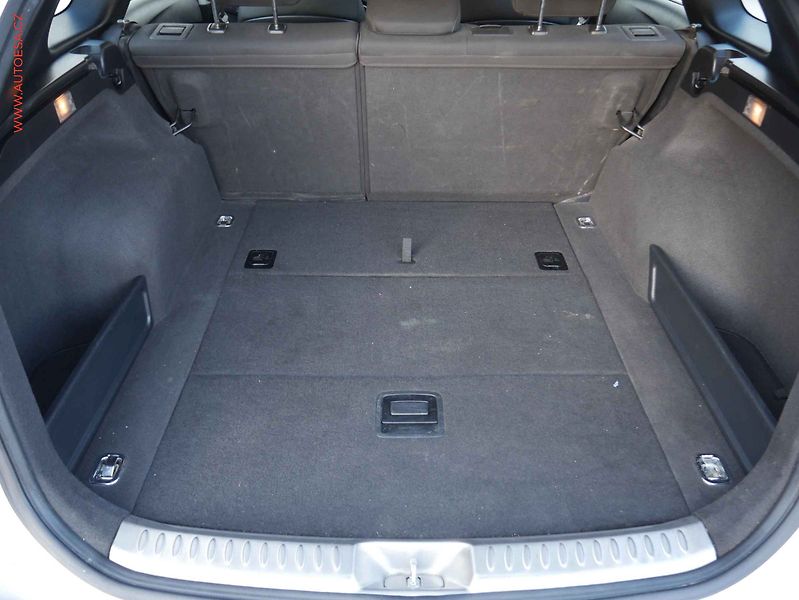 Hyundai i40 (2016) 1.6GDi, Xenon, AC - fotka 7 z 17