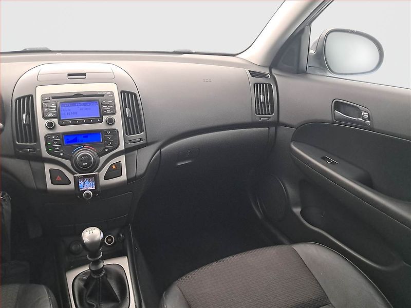 Hyundai i30 (2008) 1.6, po STK, za skvělou cenu - fotka 8 z 17