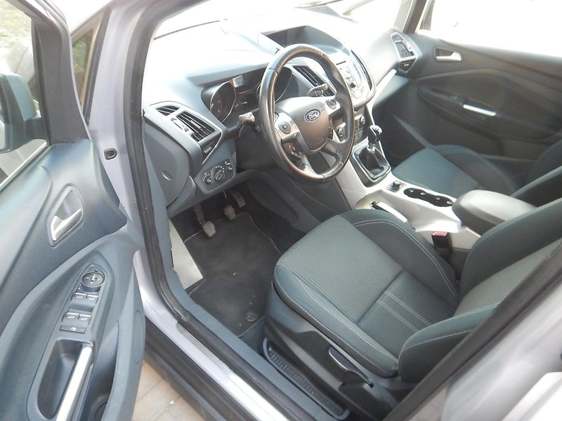 Ford Grand C-MAX 1.6 TDCi, DIGIKLIMA, 7 MÍST - fotka 9 z 28