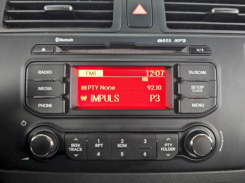 Kia Rio (2014) 1.4I 80kW - fotka 14 z 21