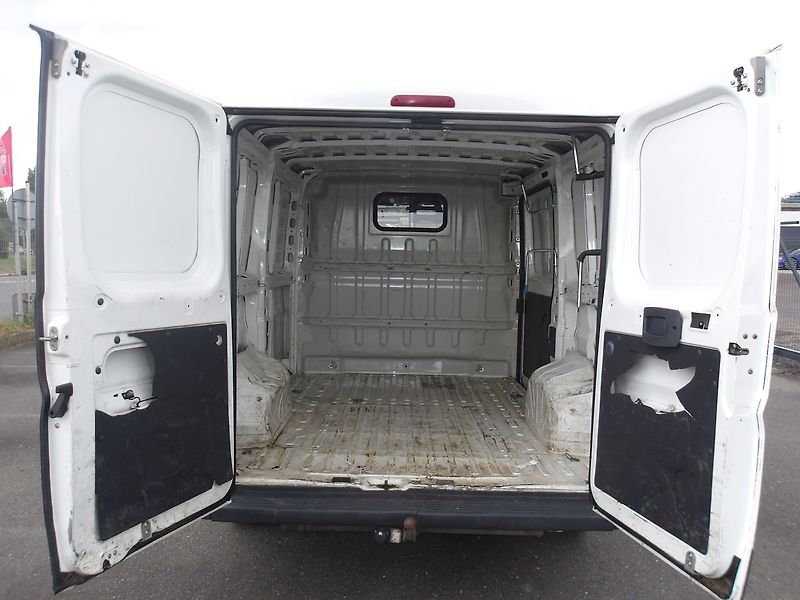 Peugeot Boxer 2,2JTD 1.MAJ.! NAJ.122000km !! - fotka 23 z 31