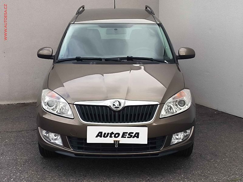 Škoda Roomster (2013) 1.6 TDi, Ambition, TZ - fotka 2 z 13