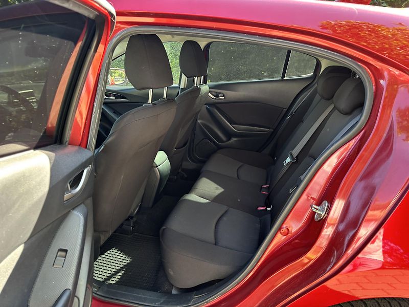 Mazda 3 1.5 Prime-Line - fotka 18 z 28