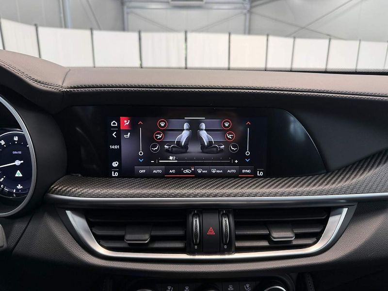 Alfa Romeo Stelvio (2026) Quadrifoglio 2.9 V6 BiTurbo 52 - fotka 14 z 28