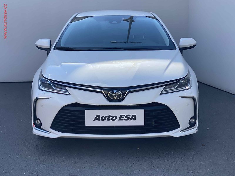 Toyota Corolla (2023) 1.5i, 1.maj,ČR, Comfort, AT - fotka 2 z 23