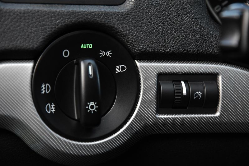 Škoda Octavia 2.0 TDi CR ELEGANCE,FACE,XENON - fotka 13 z 46