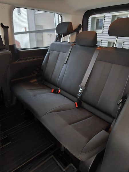 Hyundai Staria (2026) 1.6T-GDi 117kW HEV Comfort - fotka 8 z 22