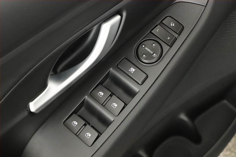Hyundai i30 (2025) N-Line 1.5 T-GDI MHEV 48V - fotka 16 z 16