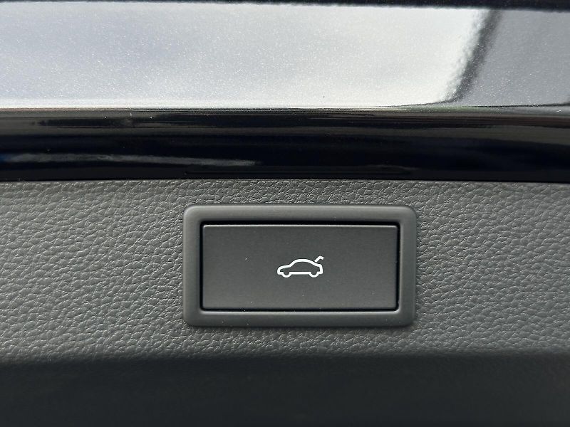 Škoda Karoq 2.0TDi 4x4 DSG 150PS TOP & Sel - fotka 46 z 49