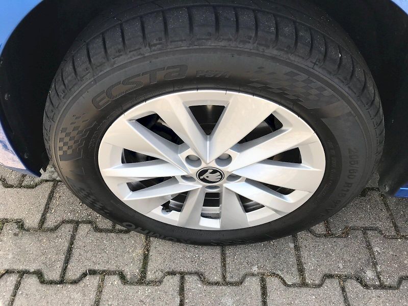 Škoda Kamiq (2025) SELECTION 1,0 TSI - fotka 25 z 25