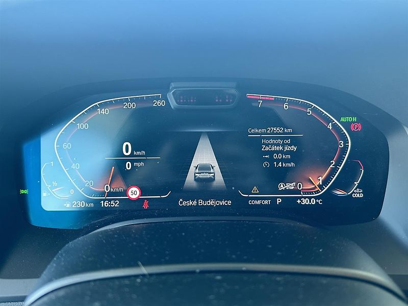 BMW Řada 8 840i xDrive - fotka 9 z 11