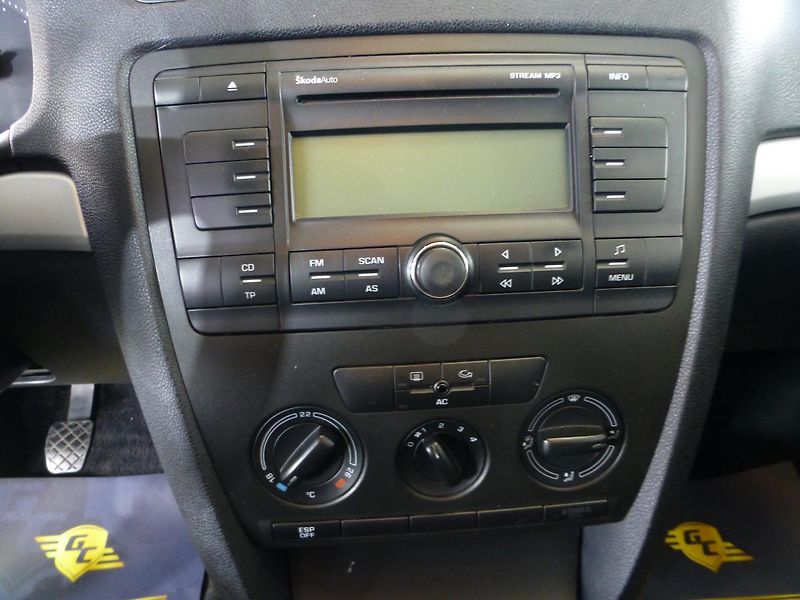 Škoda Octavia (2006) 1,6I-75KW**KLIMA**ALU****TAŽNÉ - fotka 25 z 27