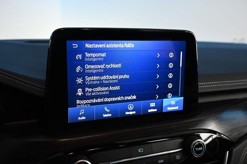 Ford Kuga (2022) 2.0 VIGNALE 4x4 140 KW LED ACC - fotka 19 z 46