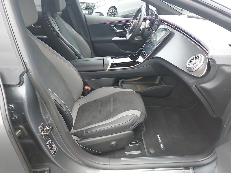 Mercedes-Benz EQE 500 AMG 4MATIC - fotka 10 z 26