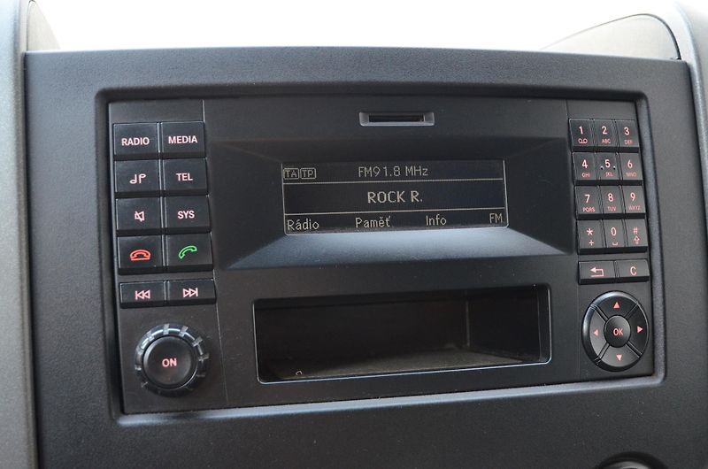 Volkswagen Crafter (2016) 2.0 TDi 103kW / ČR / 1.MAJITEL - fotka 21 z 28