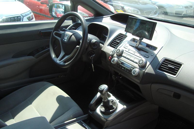Honda Civic (2010) 1.8 i-vtec,ČR,1.Maj.Pra.servis - fotka 49 z 66