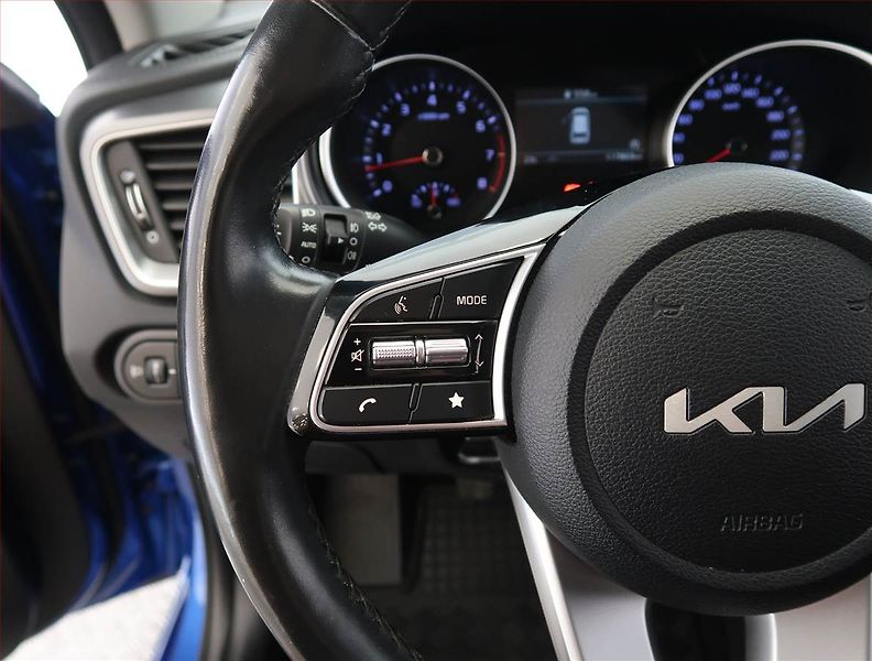 Kia Ceed (2023) 1.5 T-GDI, ČR,1.maj - fotka 18 z 21