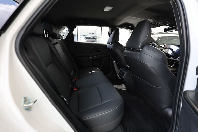 Toyota bZ4X Executive AWD 73.1 kWh - fotka 14 z 18