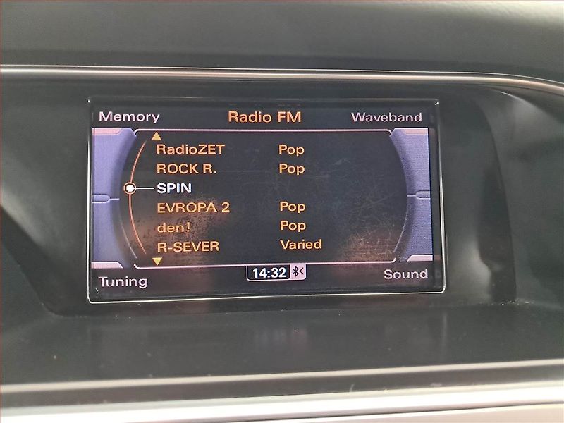 Audi A4 (2013) 2.0 TDI, Automat, Serv.kniha - fotka 12 z 17