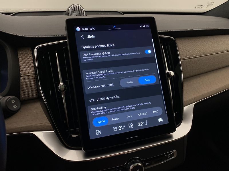 Volvo XC90 T8 AWD RECHARGE BRIGHT ULTRA 7 - fotka 52 z 73