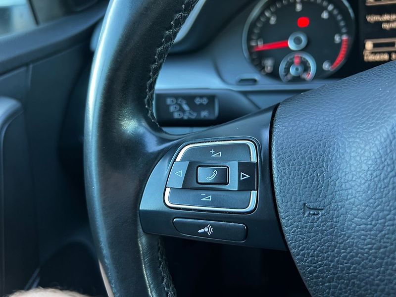 Volkswagen Passat TDI-ALU-NAVI-PLNÝ SERVIS - fotka 26 z 45