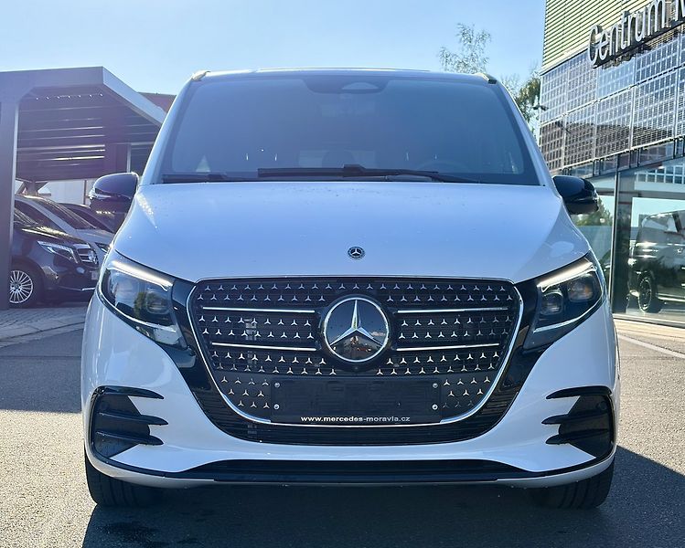 Mercedes-Benz Třídy V (2026) 300d EXCLUSIVE AMG 4M L AIR - fotka 2 z 34