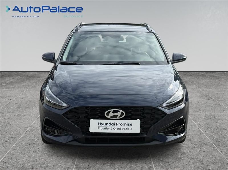 Hyundai i30 1,6 TGDI STYLE AT 1.MAJITEL - fotka 2 z 15