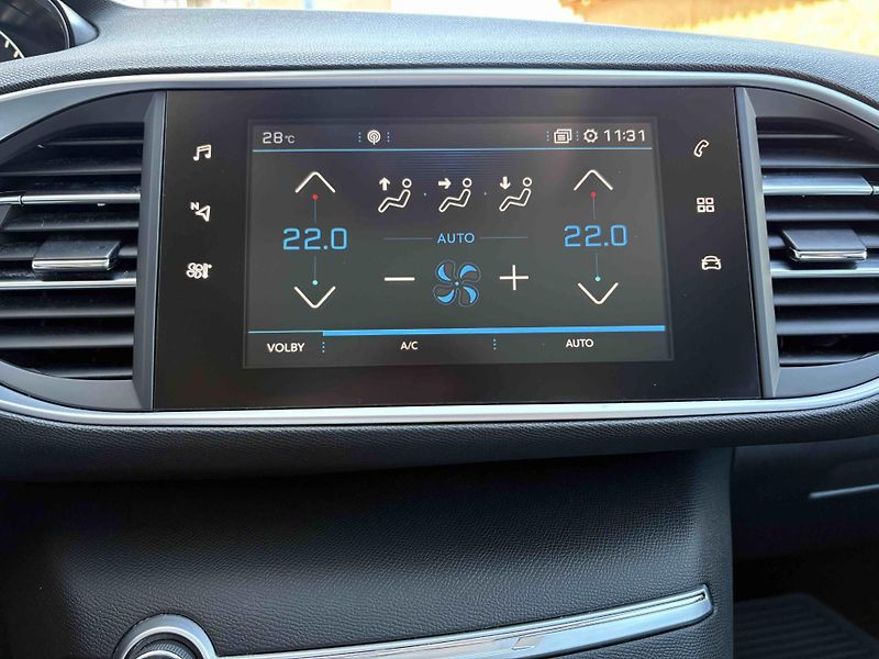 Peugeot 308 (2018) Allure 1.6 BlueHDi EAT6 - fotka 20 z 41