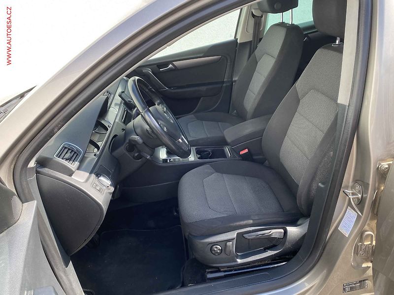 Volkswagen Passat (2014) 2.0 TDi, Comfortline, DSG, TZ - fotka 9 z 16