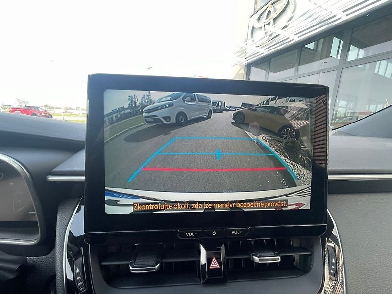 Toyota Corolla 1.8 Hybrid 140k Style - fotka 27 z 28