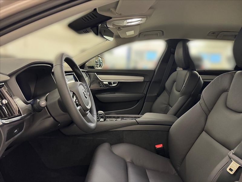Volvo V90 2,0 B4 AWD Cross Country Plus - fotka 7 z 15