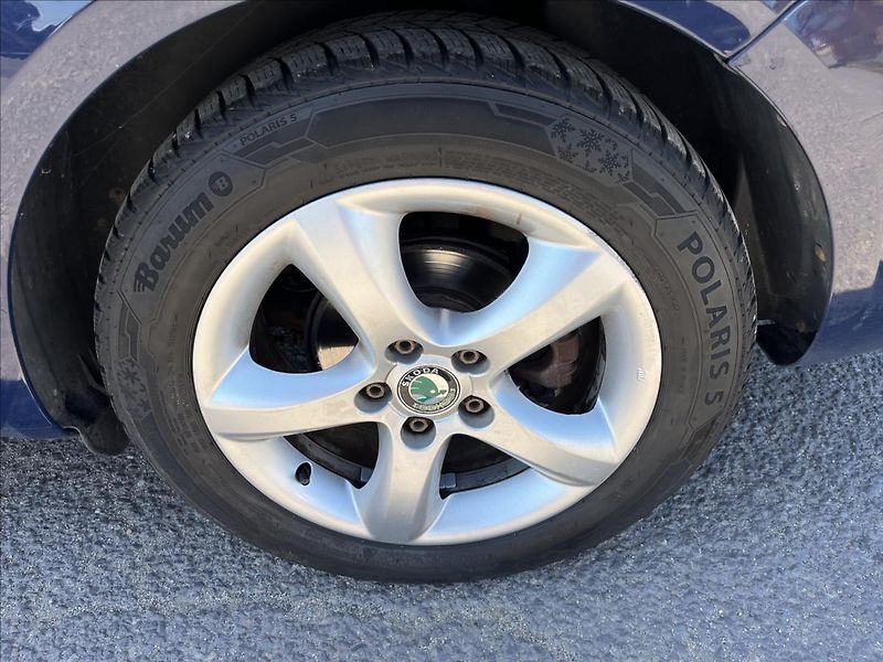 Škoda Fabia 1,6 TDi ČR KLIMA ALU 2 x KOLA - fotka 32 z 33