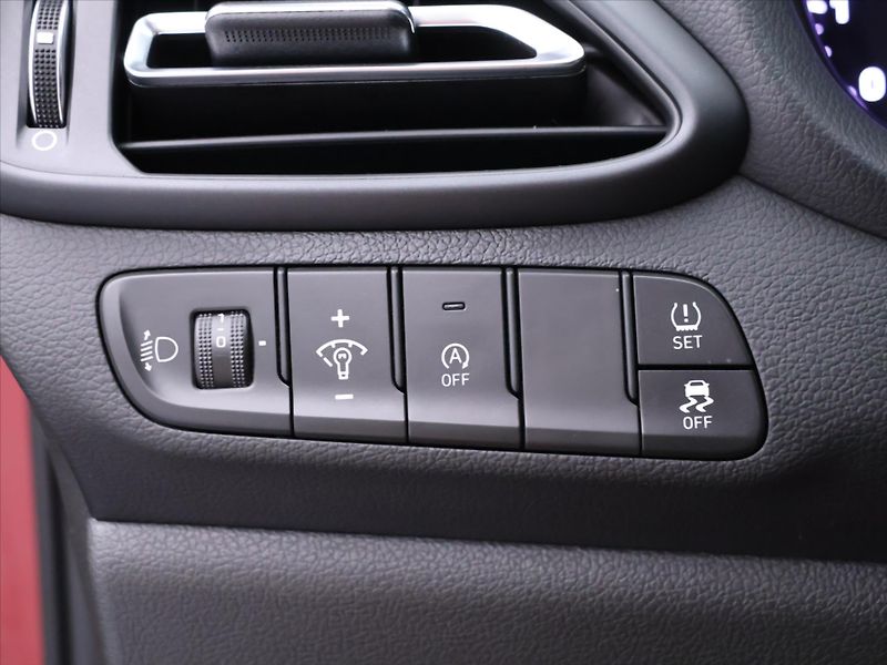 Hyundai i30 1,0 T-GDI Automat CZ Smart DPH - fotka 15 z 31