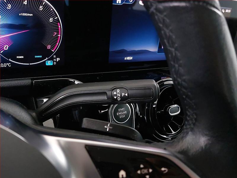 Mercedes-Benz GLA (2024) 180 - fotka 11 z 20